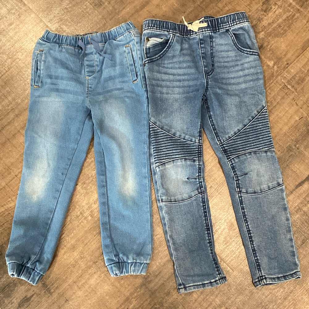Bundle of 2 Kids Size 6 jeans Seven for all Mankind and Art Class.